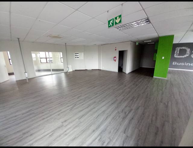 1,428M² OFFICE TO LET IN BRYANSTON